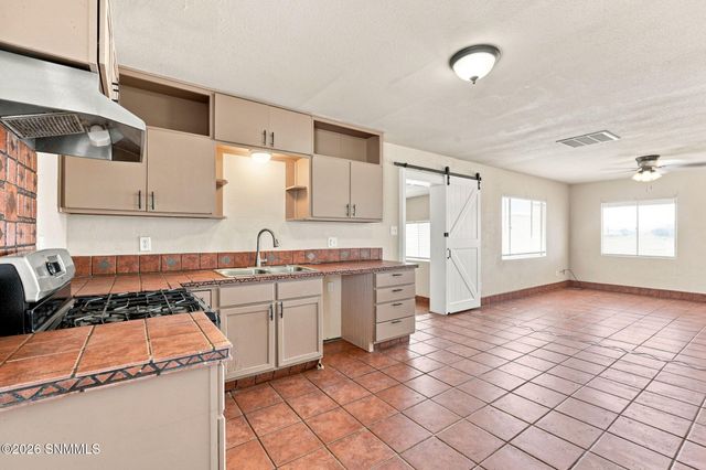 1520 Mayfield Road, Las Cruces, NM 88007