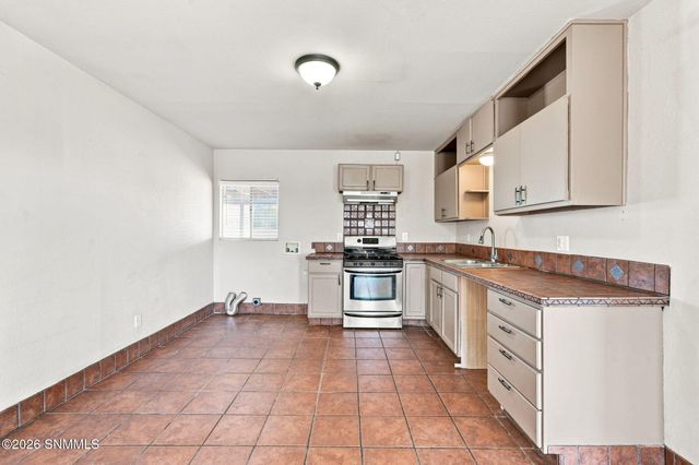 1520 Mayfield Road, Las Cruces, NM 88007