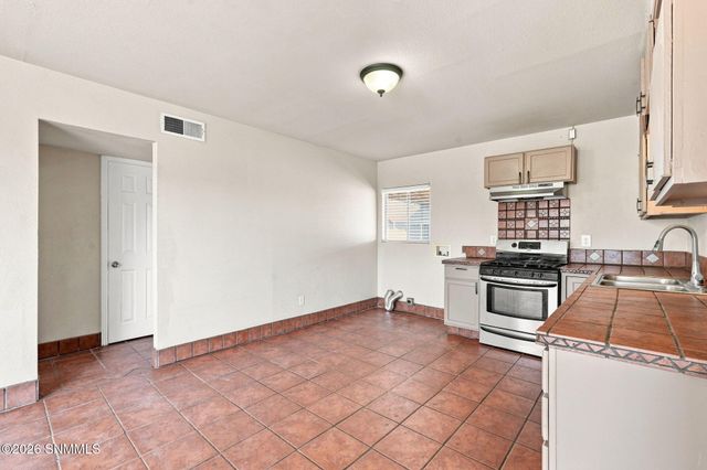 1520 Mayfield Road, Las Cruces, NM 88007