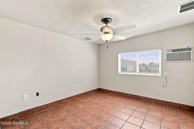 1520 Mayfield Road, Las Cruces, NM 88007