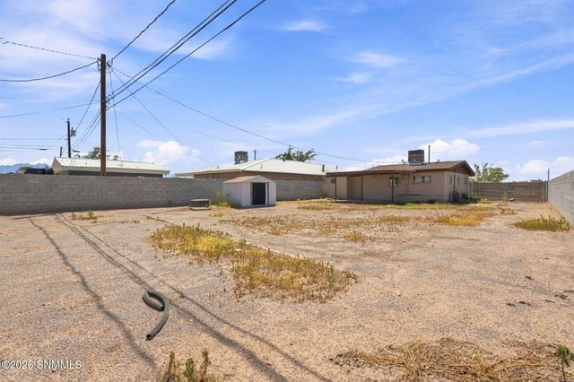 1520 Mayfield Road, Las Cruces, NM 88007