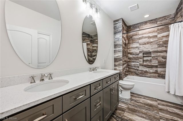 6879 Kyle Ridge Pointe, Canfield, OH 44406