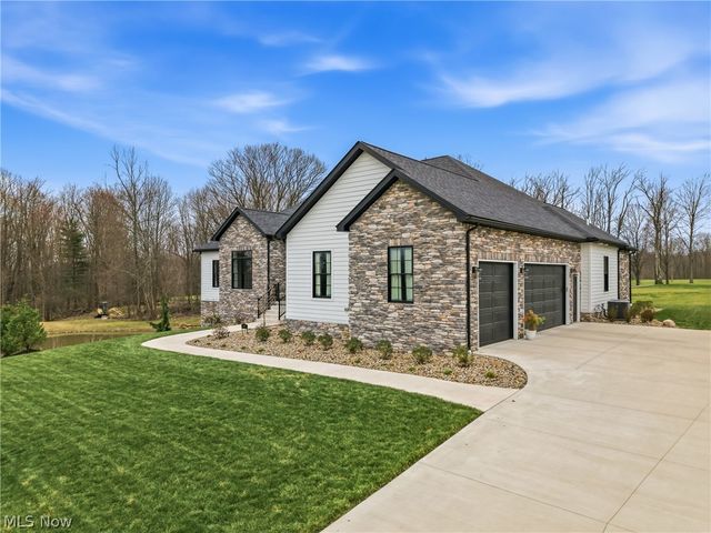 6879 Kyle Ridge Pointe, Canfield, OH 44406