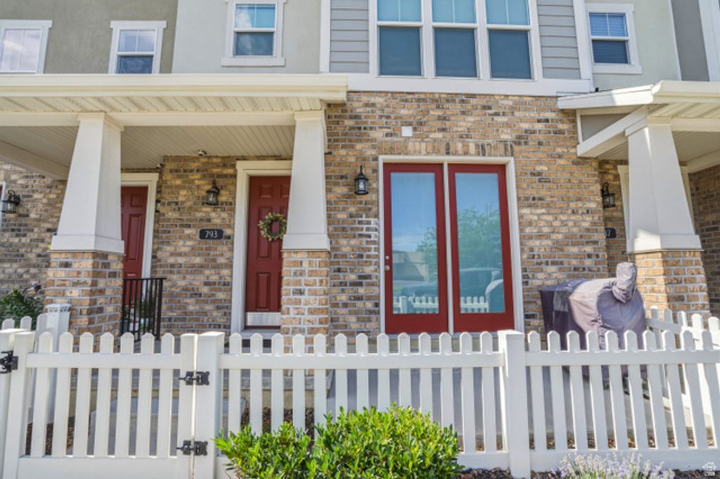 793 E 975 N, Layton, UT 84041