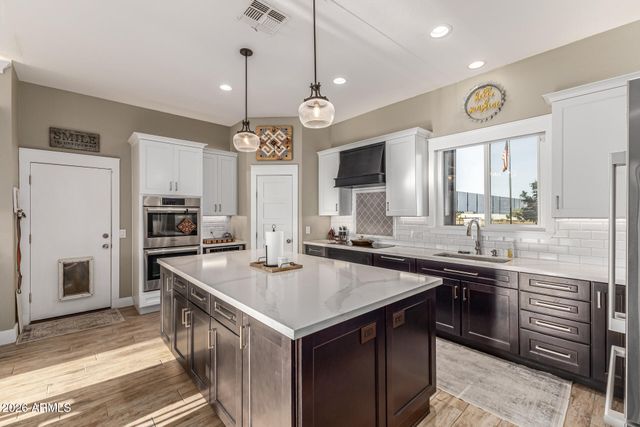 7042 N COTTON Lane, Waddell, AZ 85355