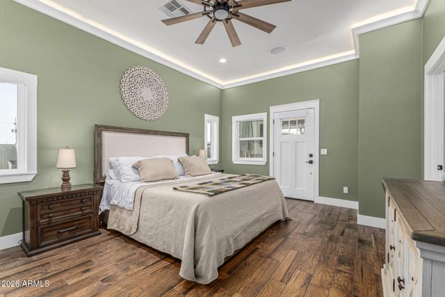 7042 N COTTON Lane, Waddell, AZ 85355