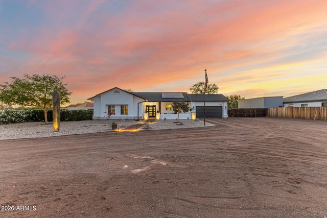7042 N COTTON Lane, Waddell, AZ 85355