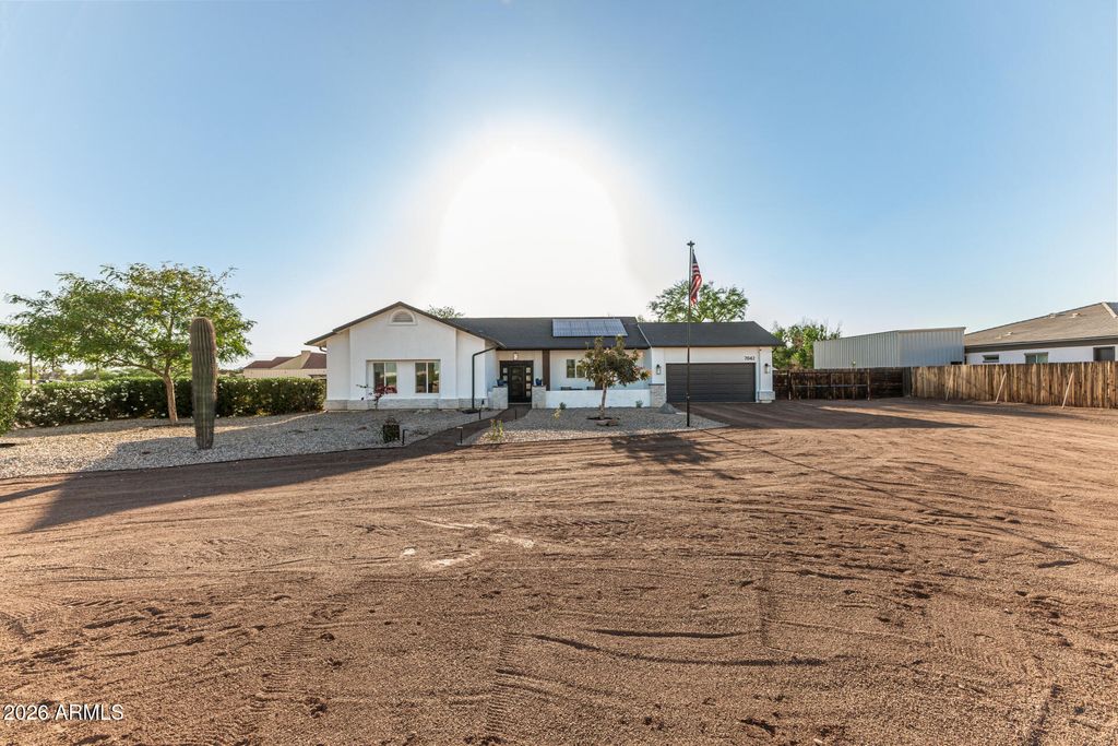 7042 N COTTON Lane, Waddell, AZ 85355