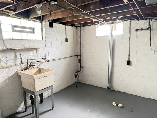 22864 Piper Avenue, Eastpointe, MI 48021