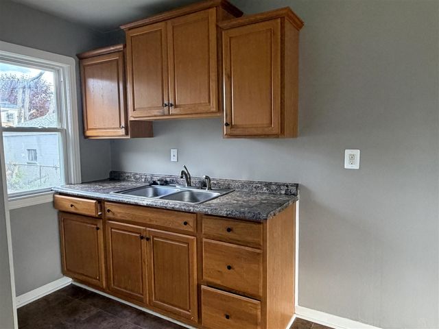 22864 Piper Avenue, Eastpointe, MI 48021