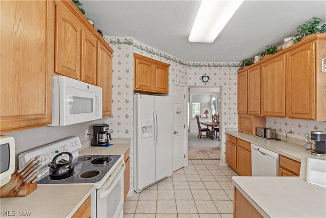 10490 W Ravine View Court, North Royalton, OH 44133