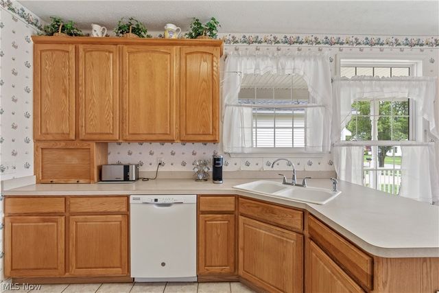10490 W Ravine View Court, North Royalton, OH 44133