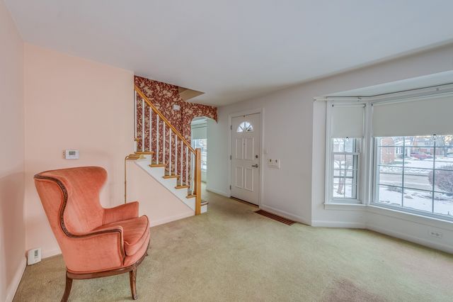 7540 W Rosedale Avenue, Chicago, IL 60631