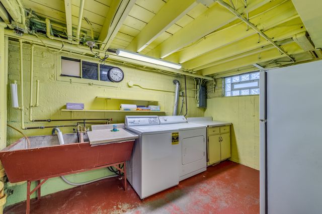 7540 W Rosedale Avenue, Chicago, IL 60631