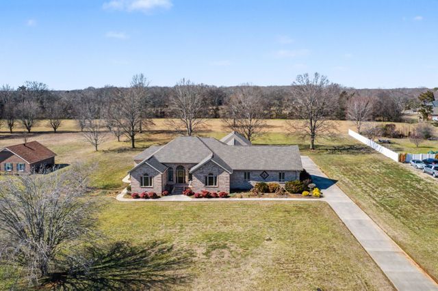 145 Franklin Heights Dr, Winchester, TN 37398