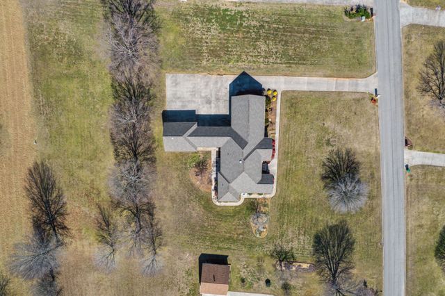 145 Franklin Heights Dr, Winchester, TN 37398