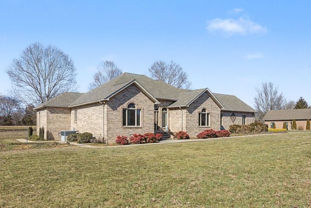 145 Franklin Heights Dr, Winchester, TN 37398