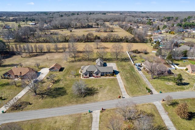 145 Franklin Heights Dr, Winchester, TN 37398