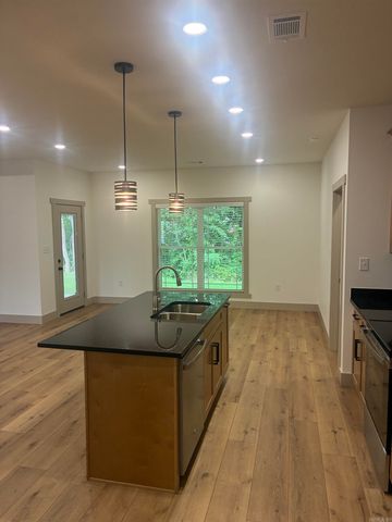1108 Summit Ridge Drive, Paragould, AR 72450