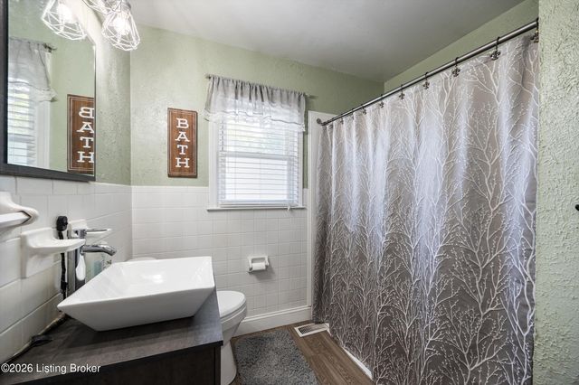 1019 Runell Rd, Louisville, KY 40214