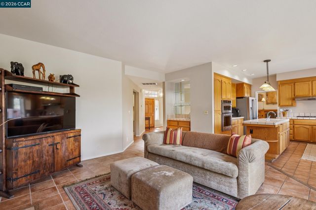 105 Crow Pl, Clayton, CA 94517