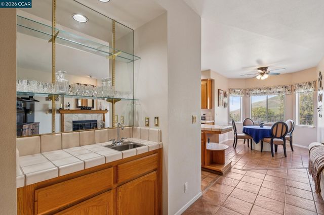 105 Crow Pl, Clayton, CA 94517