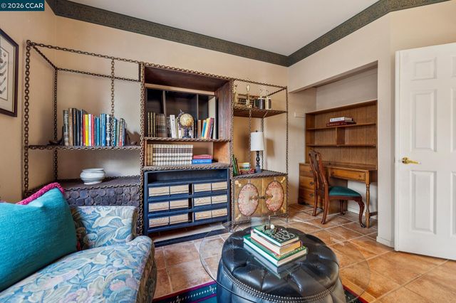 105 Crow Pl, Clayton, CA 94517