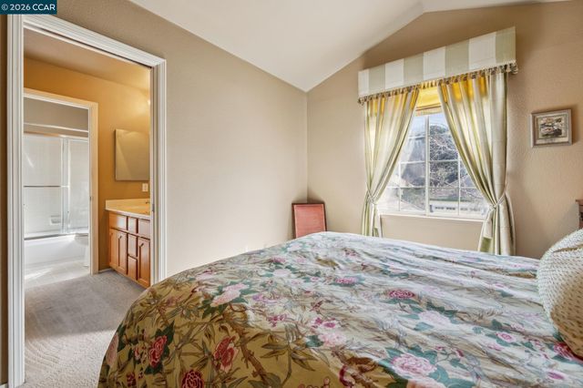 105 Crow Pl, Clayton, CA 94517