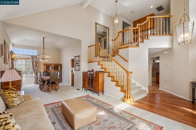 105 Crow Pl, Clayton, CA 94517