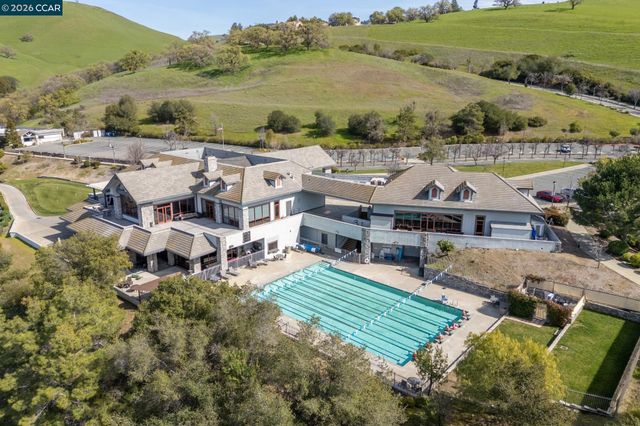 105 Crow Pl, Clayton, CA 94517