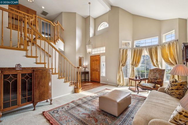 105 Crow Pl, Clayton, CA 94517