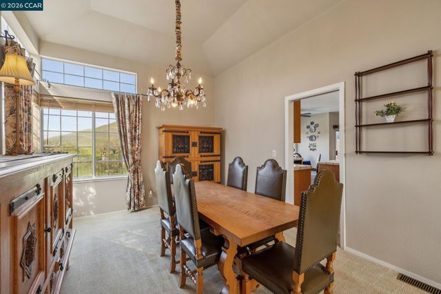 105 Crow Pl, Clayton, CA 94517