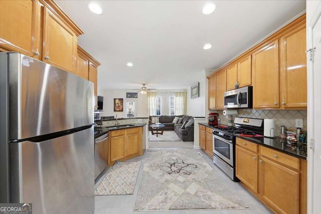 4941 Mountainside Trail, Stone Mountain, GA 30083