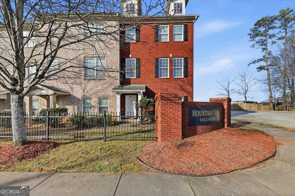 4941 Mountainside Trail, Stone Mountain, GA 30083