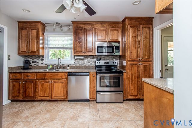 1109 Covington Rd, Colonial Heights, VA 23834