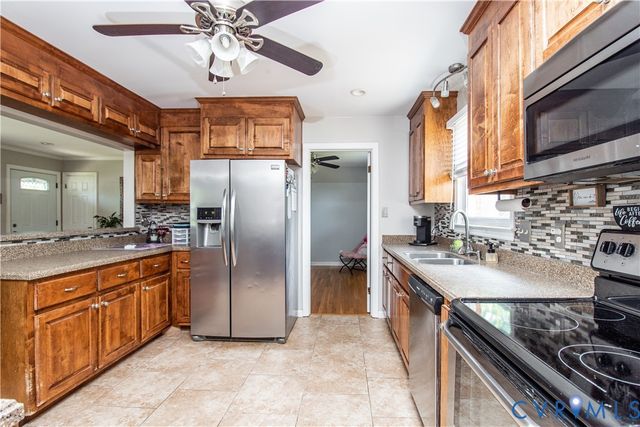 1109 Covington Rd, Colonial Heights, VA 23834