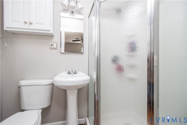 1109 Covington Rd, Colonial Heights, VA 23834
