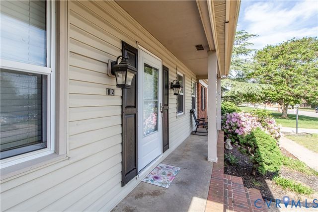 1109 Covington Rd, Colonial Heights, VA 23834
