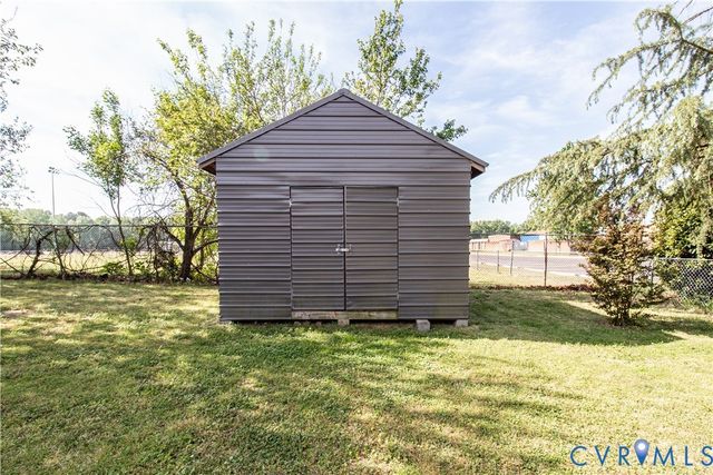 1109 Covington Rd, Colonial Heights, VA 23834