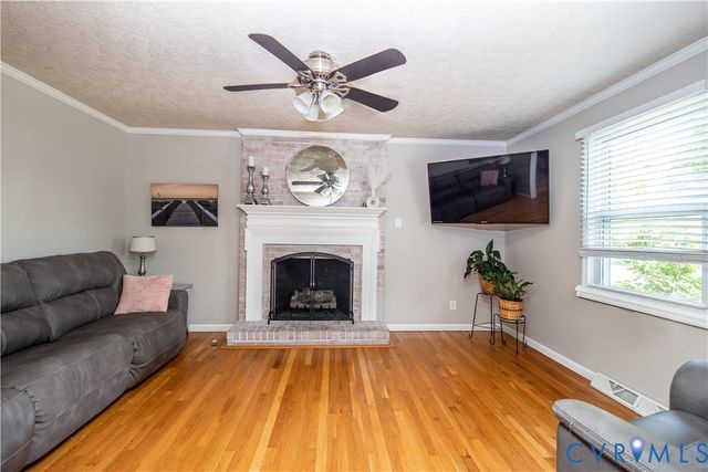 1109 Covington Rd, Colonial Heights, VA 23834