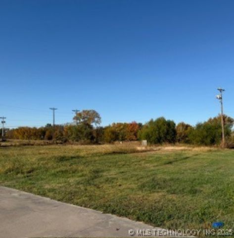 N J M Davis Boulevard, Claremore, OK 74017