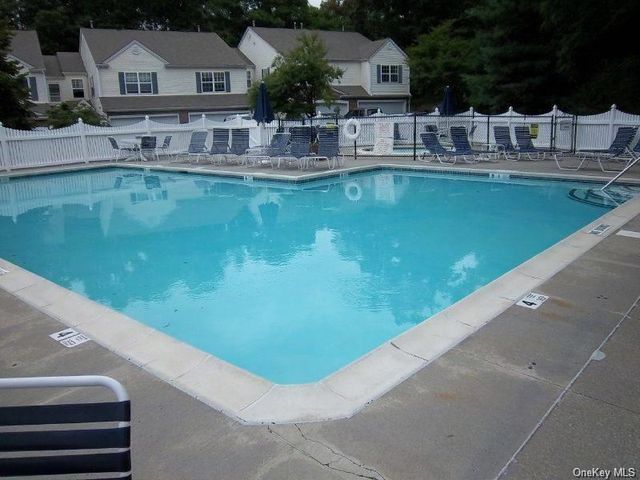 402 Watch Hill Drive 402, Tarrytown, NY 10591