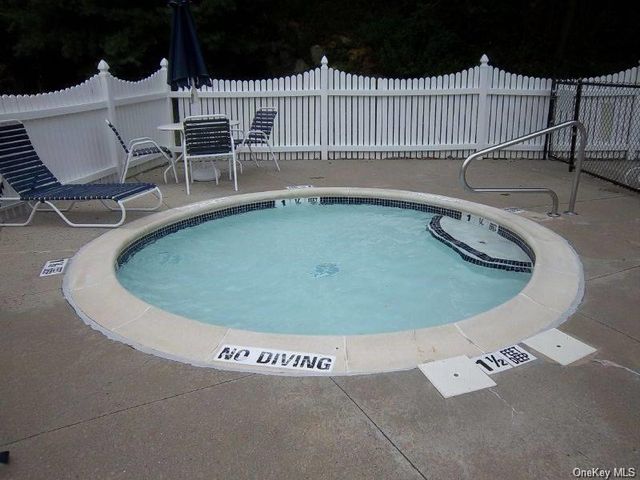 402 Watch Hill Drive 402, Tarrytown, NY 10591