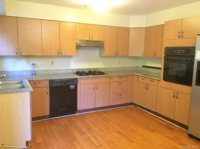 402 Watch Hill Drive 402, Tarrytown, NY 10591