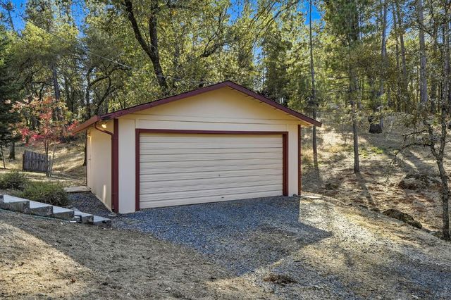 1305 Bishali Ln, Meadow Vista, CA 95722