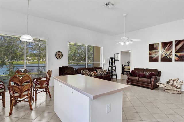 1155 NW 132nd Ave, Pembroke Pines, FL 33028