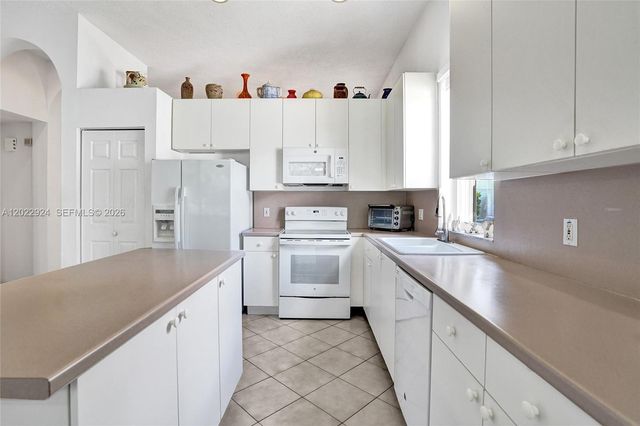1155 NW 132nd Ave, Pembroke Pines, FL 33028