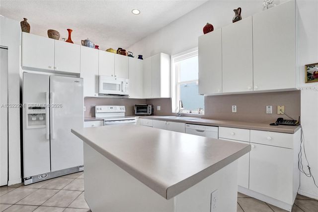 1155 NW 132nd Ave, Pembroke Pines, FL 33028