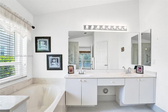 1155 NW 132nd Ave, Pembroke Pines, FL 33028