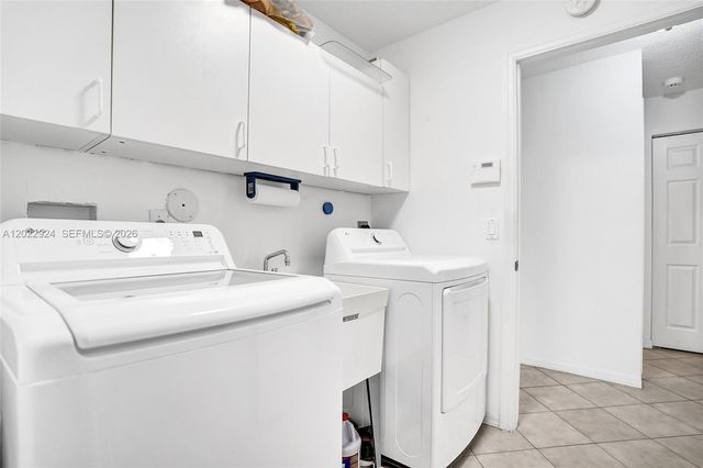 1155 NW 132nd Ave, Pembroke Pines, FL 33028